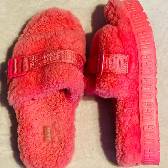 UGG Fluffita Slides. Size 7.  Hot Pink. GUC! SOLD OUT ONLINE - Picture 11 of 12